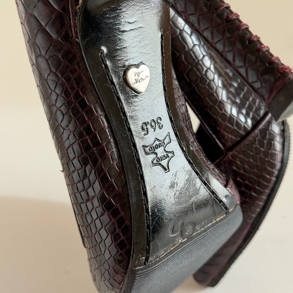 Alice + Olivia Dina Snake-Embossed Leather Point Toe Pumps - Size 36.5(us 6.5) - Picture 8 of 11